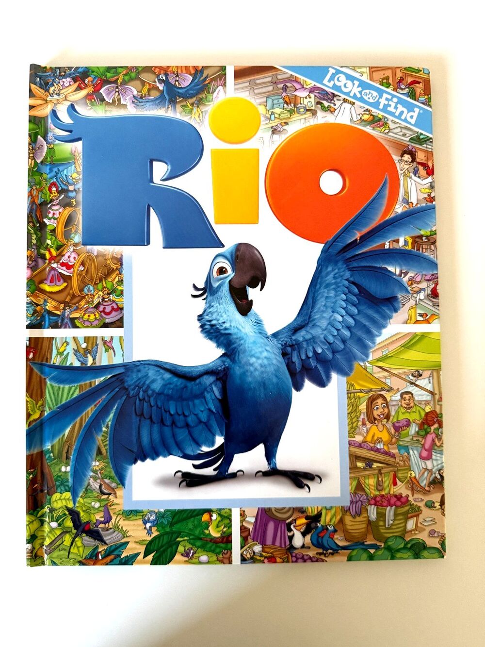 Look and Find Rio Book Hardcover 2010 PI Kids First Printing Clean Collectible